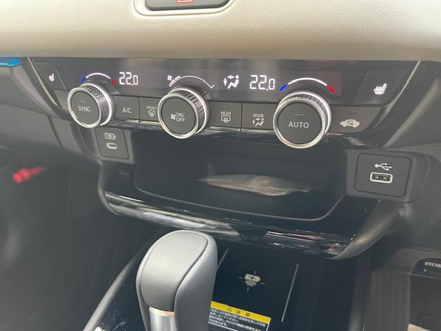 ヴェゼル ｅ：ＨＥＶ　Ｚ・ＰＬａＹパッケージ　登録済未使用車／パノラマルーフ／電動リアゲート／追従クルコン／ステアリングヒーター／ブラインドスポットモニター／ワイヤレス充電／シートヒーター／ステアリングサポート／ＰＤＣ／ＥＴＣ２．０／バックカメラ（67枚目）