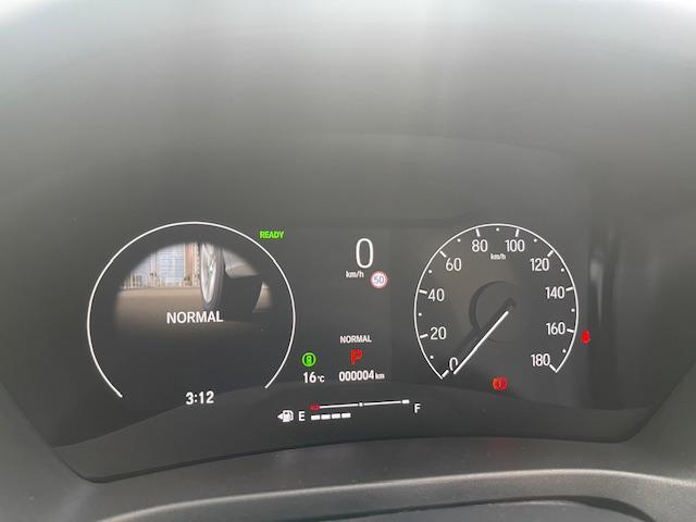 ヴェゼル ｅ：ＨＥＶ　Ｚ・ＰＬａＹパッケージ　登録済未使用車／パノラマルーフ／電動リアゲート／追従クルコン／ステアリングヒーター／ブラインドスポットモニター／ワイヤレス充電／シートヒーター／ステアリングサポート／ＰＤＣ／ＥＴＣ２．０／バックカメラ（71枚目）