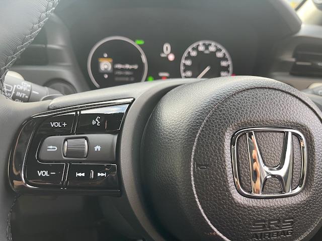 ヴェゼル ｅ：ＨＥＶ　Ｚ・ＰＬａＹパッケージ　登録済未使用車／パノラマルーフ／電動リアゲート／追従クルコン／ステアリングヒーター／ブラインドスポットモニター／ワイヤレス充電／シートヒーター／ステアリングサポート／ＰＤＣ／ＥＴＣ２．０／バックカメラ（74枚目）