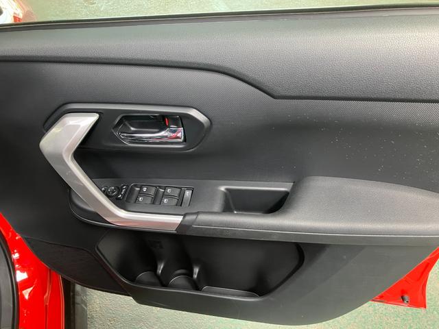 ロッキー プレミアムＧ　パノラマ対応カメラ　９インチナビ　ドラレコ付き　ＥＴＣ車載器　シートヒーター（10枚目）