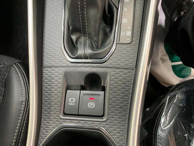 ロッキー プレミアムＧ　パノラマ対応カメラ　９インチナビ　ドラレコ付き　ＥＴＣ車載器　シートヒーター（18枚目）