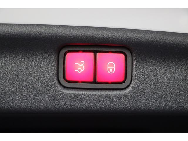 C200アバンギャルド AMGライン ベーシックPKG/リアアクスルステアリング/ARナビ/MBUX/フルセグTV/ヘッドアップディスプレイ/ハーフレザーシート/レーダーセーフティ/パドルシフト/360カメラ/純正18AW/パワートランク(17枚目)