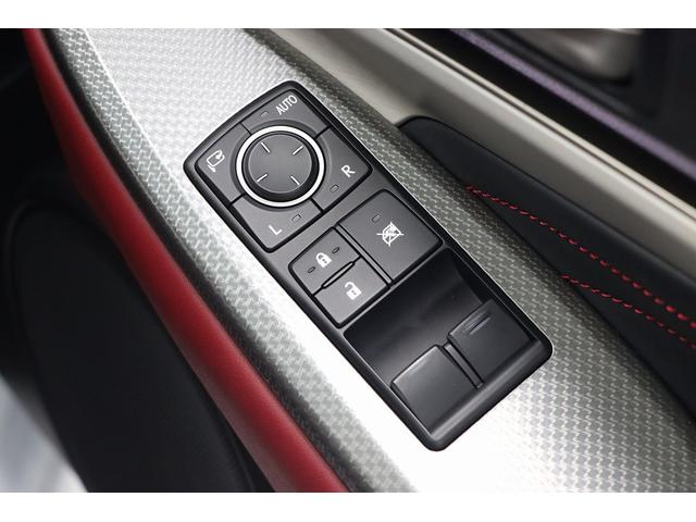 RC200t Fスポーツ 赤革シート/3眼LEDヘッド/シートヒーター&ベンチレーター/純正SDナビ/フルセグTV/バックカメラ/プリクラッシュセーフティ/レーンアシスト/BSM/タイヤ4本新品交換/禁煙車/1オーナー(17枚目)