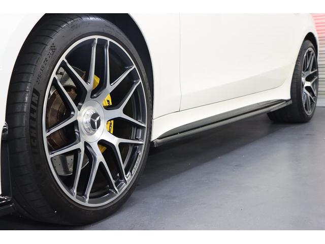 63 S 4マチック+エディション1 限定車/MaxtonDesignエアロ/パノラマSR/純正大型リアウィング/カーボンインテリア/ブルメスター/エアバランスPKG/純正21インチAW/イエローステッチ革シート/スポーツエキゾースト(8枚目)
