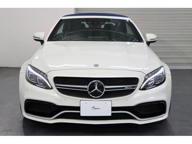 C63 Sカブリオレ ブルーソフトトップ/レーダーセーフティ/AMG黒&白レザスポーツーシート/純正19インチAW/ブルメスターサウンド/スポーツエキゾースト/IWCウォッチ/レッドブレーキキャリパー/純正ナビ/地デジTV(6枚目)