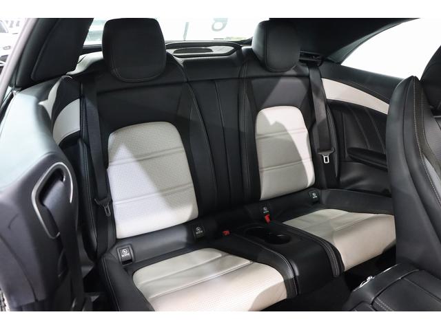 C63 Sカブリオレ ブルーソフトトップ/レーダーセーフティ/AMG黒&白レザスポーツーシート/純正19インチAW/ブルメスターサウンド/スポーツエキゾースト/IWCウォッチ/レッドブレーキキャリパー/純正ナビ/地デジTV(21枚目)