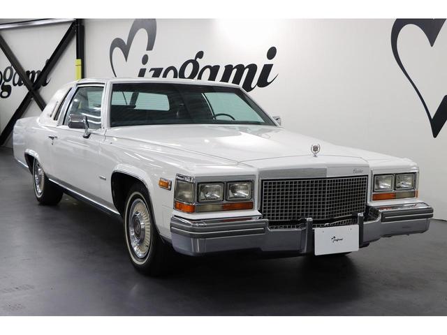 キャデラックフリートウッド ブロアム　クーペ／１９８１ｙ／ハイドロ歴無し／正規ディーラー車／整備記録簿、計２３枚有り／モケットダブルクッションシート／実走行／電動サンルーフ／外装ＮＥＷリペイント（8枚目）
