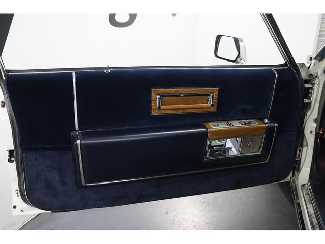 キャデラックフリートウッド ブロアム　クーペ／１９８１ｙ／ハイドロ歴無し／正規ディーラー車／整備記録簿、計２３枚有り／モケットダブルクッションシート／実走行／電動サンルーフ／外装ＮＥＷリペイント（23枚目）