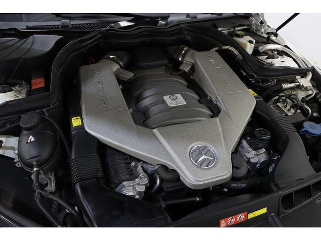 Ｃクラス Ｃ６３　ＡＭＧクーペリミテッド　３５台限定車／出力４８７ＰＳ／ＡＭＧパフォーマンスＰＫＧ／ＡＭＧドライバーズＰＫＧ／パフォーマンスステアリング／ＡＮＧ強化ブレーキシステム／スポーツサスペンション／赤＆黒革スポーツシート／禁煙車（34枚目）