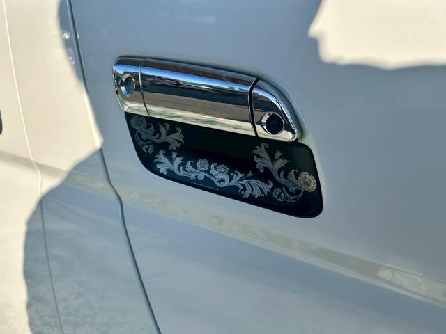 レジアスエースバン スーパーGL ダークプライム フルエアロ 内装レザー張替 ファブレス19インチ エアサス公認 8ナンバー工作車(9枚目)