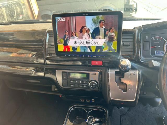 レジアスエースバン スーパーGL ダークプライム フルエアロ 内装レザー張替 ファブレス19インチ エアサス公認 8ナンバー工作車(14枚目)