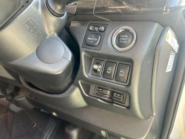 レジアスエースバン スーパーGL ダークプライム フルエアロ 内装レザー張替 ファブレス19インチ エアサス公認 8ナンバー工作車(18枚目)