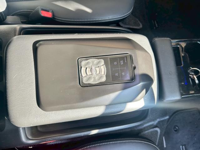 レジアスエースバン スーパーGL ダークプライム フルエアロ 内装レザー張替 ファブレス19インチ エアサス公認 8ナンバー工作車(21枚目)