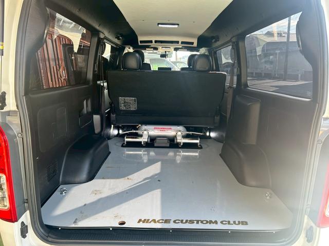 レジアスエースバン スーパーGL ダークプライム フルエアロ 内装レザー張替 ファブレス19インチ エアサス公認 8ナンバー工作車(23枚目)