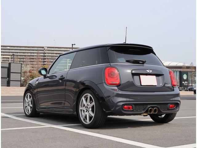 ＭＩＮＩ クーパーＳ　６ＭＴクーパーＳ２０００　純正ナビＢＢＳ１７ＡＷ　ジオミックマフラー　ビルシュテイン車高調　ＨＩＤヘッドライト　ＥＴＣ　バックカメラ（23枚目）