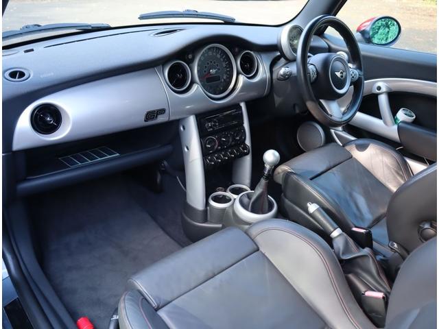 ＭＩＮＩ クーパーＳ　ジョンクーパーワークスＧＰキット（18枚目）