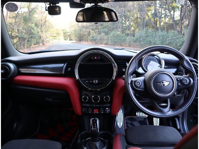 ＭＩＮＩ ジョンクーパーワークス　ＭＴｍｏｄｅ　８ＡＴ　ワンオーナー・純ナビ・ドラレコ・ドライビングモード・コンビ革シート・８ＡＴ１８ＯＰＡＷ・ＧＰ用ディフェーザー・ヘッドＵＰデスプレイ！バックモニター・ＥＴＣ（5枚目）