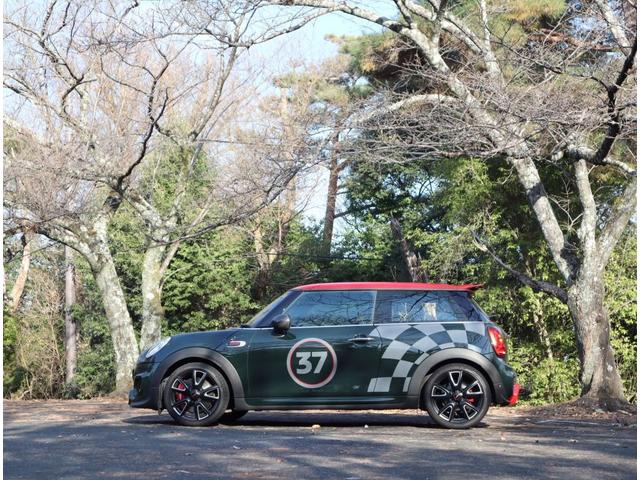 ＭＩＮＩ ジョンクーパーワークス　ＭＴｍｏｄｅ　８ＡＴ　ワンオーナー・純ナビ・ドラレコ・ドライビングモード・コンビ革シート・８ＡＴ１８ＯＰＡＷ・ＧＰ用ディフェーザー・ヘッドＵＰデスプレイ！バックモニター・ＥＴＣ（13枚目）
