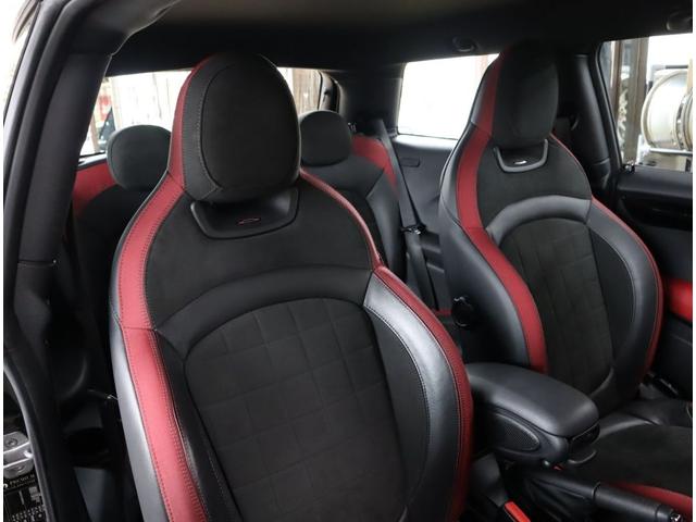 ＭＩＮＩ ジョンクーパーワークス　ＭＴｍｏｄｅ　８ＡＴ　ワンオーナー・純ナビ・ドラレコ・ドライビングモード・コンビ革シート・８ＡＴ１８ＯＰＡＷ・ＧＰ用ディフェーザー・ヘッドＵＰデスプレイ！バックモニター・ＥＴＣ（21枚目）