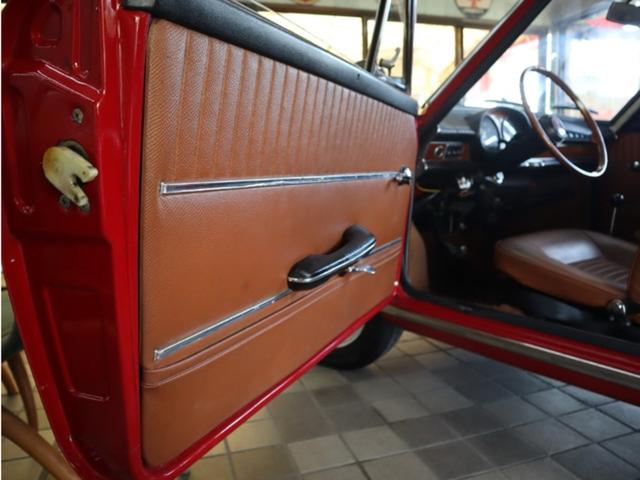 ８５０ ベースグレード　９００スポーツクーペ　（レッド）（12枚目）