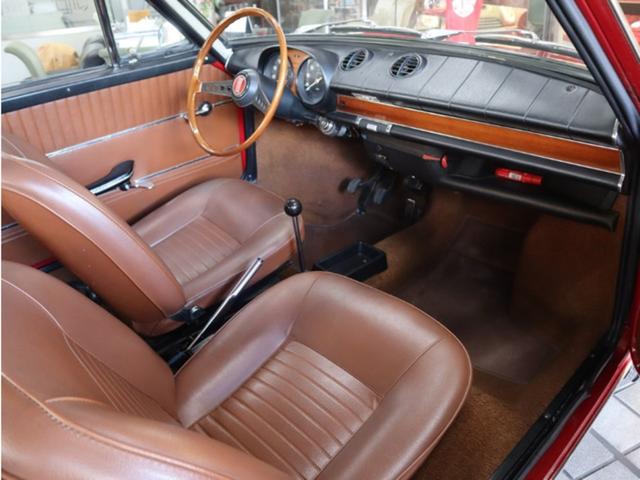 ８５０ ベースグレード　９００スポーツクーペ　（レッド）（14枚目）