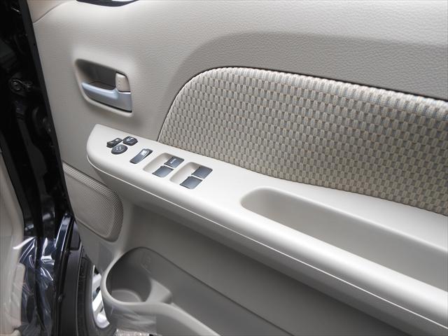 エブリイワゴン ＰＺターボスペシャル　ハイルーフ　６型モデル　スズキ保証付　デュアルカメラブレーキ　リヤパーキングセンサー　ＬＥＤヘッドランプ　オートライトシステム　アイドリングストップシステム　両側パワースライドドア　電動オートステップ（16枚目）