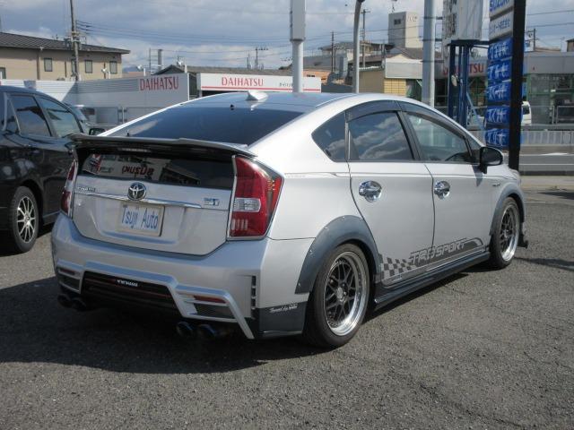 プリウス Ｓツーリングセレクション　車高調　１７ＡＷ　フルエアロ　レカロ（3枚目）