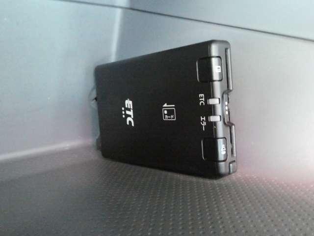 ＮＶ２００バネットバン ＧＸ　衝突軽減ブレーキ　車線逸脱警報　メモリーナビ　ＴＶ　バックカメラ　純正前後ドラレコ　ＥＴＣ　前席パワーウィンドウ　リモコンキー　ハイビームアシスト　プライバシーガラス　日産ワイド保証１年（17枚目）