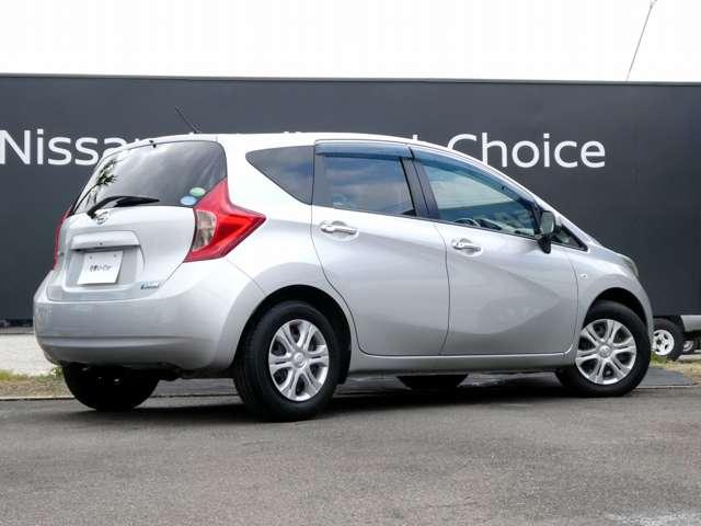 ノート 1.2 メダリスト アラウンドビューモニター メモリーナビ アラウンドビュモニター Aストップ インテリキー オートエアコン 左右エアバック バックビューモニター メモリーナビ ETC 1オーナー ナビTV LEDヘッドライト パワーウインドー パワステ(2枚目)