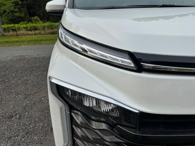TOYOTA VOXY S-G Best Japan Spec Recon Car for Import Malaysia