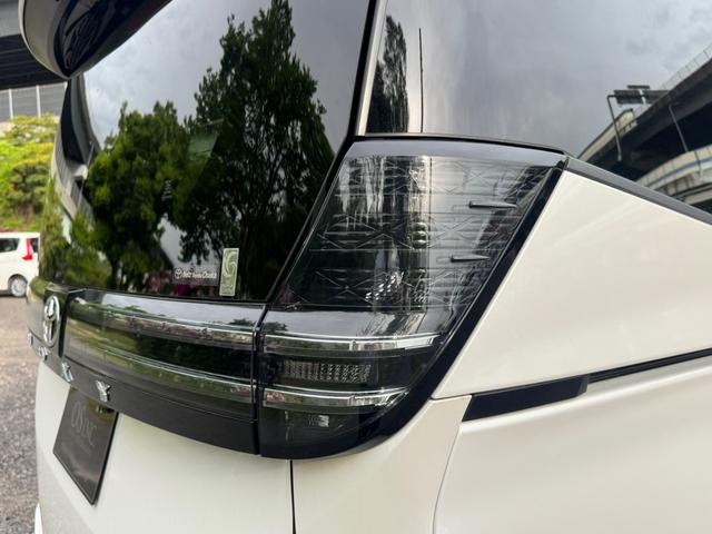 TOYOTA VOXY S-G Best Japan Spec Recon Car for Import Malaysia