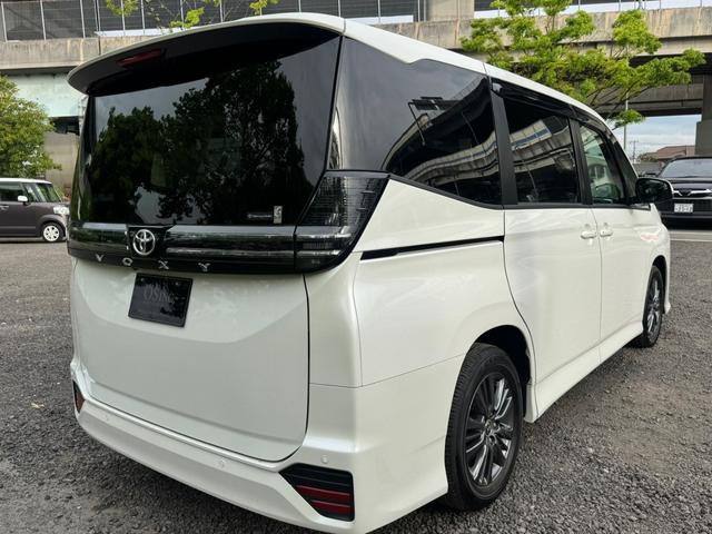 TOYOTA VOXY S-G Best Japan Spec Recon Car for Import Malaysia