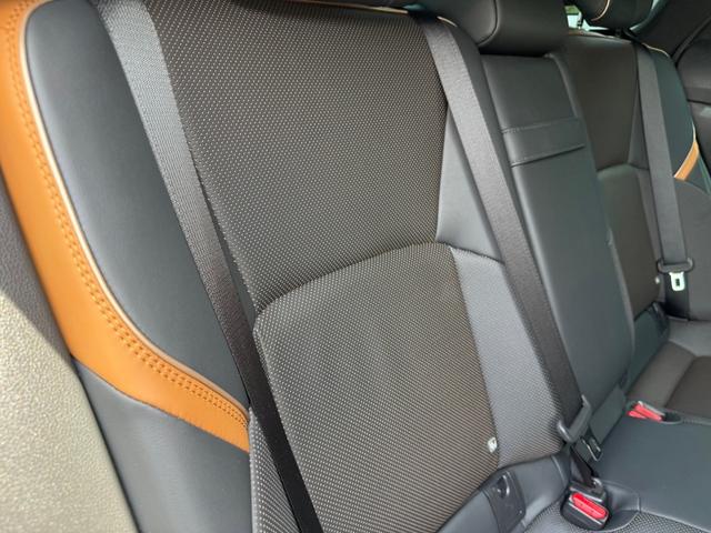 クラウンクロスオーバー ＲＳアドバンスド　／衝突軽減／ＢＳＭ／ＨＵＤ／レーダークルーズ／レーンキープ／コーナーセンサー／パワーバックドア／シートヒーター・エアコン／置くだけ充電／電動格納ミラー／ＥＴＣ２．０／バックカメラ／Ｂｌｕｅｔｏｏｔｈ（60枚目）