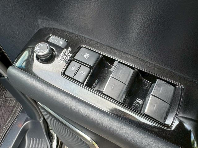 アルファード ２．５Ｓ　Ｃパッケージ　／ツインムーンルーフ／デジタルインナーミラー／フリップダウンモニター／衝突軽減／レーダークルーズ／レーンキープ／コーナーセンサー／パワーバックドア／電動格納ミラー／プッシュスタート／ＥＴＣ／ＵＳＢ接続（32枚目）