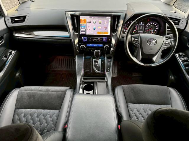 ヴェルファイア ２．５Ｚ　Ｇエディション　／ＡＬＰＩＮＥナビ・フリップダウンモニター／衝突軽減／レーダークルーズ／レーンキープ／両側パワースライドドア／コーナーセンサー／電動格納ミラー／パワーバックドア／ＥＴＣ／バックカメラ／パワーシート（61枚目）