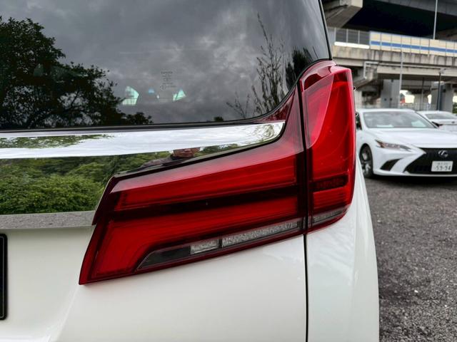 アルファード 2.5S Cパッケージ /ツインムーンルーフ/衝突軽減/デジタルインナーミラー/BSM/レーダークルーズ/レーンキープ/コーナーセンサ/パワーバックドア/シートエアコン/パワーシート/電動格納ミラー/バックカメラ/USB接続(21枚目)