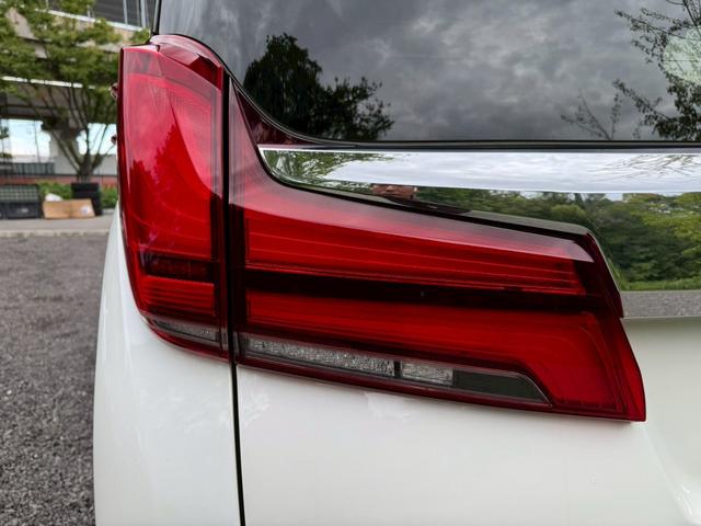 アルファード 2.5S Cパッケージ /ツインムーンルーフ/衝突軽減/デジタルインナーミラー/BSM/レーダークルーズ/レーンキープ/コーナーセンサ/パワーバックドア/シートエアコン/パワーシート/電動格納ミラー/バックカメラ/USB接続(22枚目)