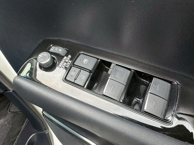 アルファード 2.5S Cパッケージ /ツインムーンルーフ/衝突軽減/デジタルインナーミラー/BSM/レーダークルーズ/レーンキープ/コーナーセンサ/パワーバックドア/シートエアコン/パワーシート/電動格納ミラー/バックカメラ/USB接続(33枚目)