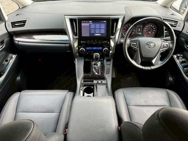 アルファード 2.5S Cパッケージ /ツインムーンルーフ/衝突軽減/デジタルインナーミラー/BSM/レーダークルーズ/レーンキープ/コーナーセンサ/パワーバックドア/シートエアコン/パワーシート/電動格納ミラー/バックカメラ/USB接続(61枚目)