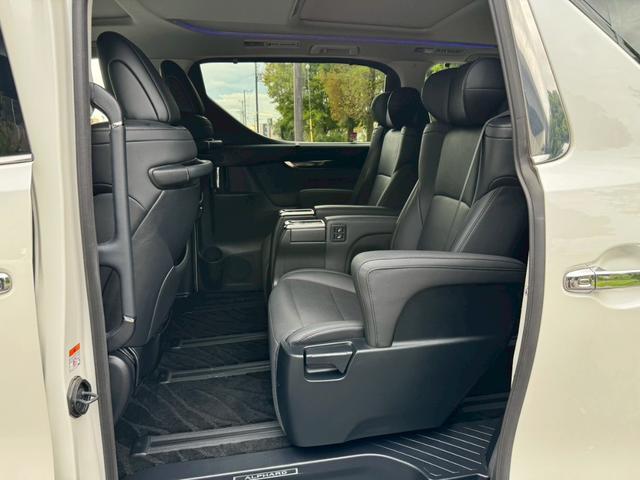 アルファード 2.5S Cパッケージ /ツインムーンルーフ/衝突軽減/デジタルインナーミラー/BSM/レーダークルーズ/レーンキープ/コーナーセンサ/パワーバックドア/シートエアコン/パワーシート/電動格納ミラー/バックカメラ/USB接続(68枚目)