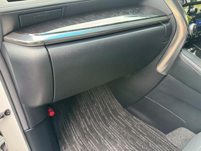 アルファード ２．５Ｓ　Ｃパッケージ　／衝突軽減／レーダークルーズ／レーンキープ／コーナーセンサー／両側パワースライドドア／シートエアコン／プッシュスタート／パワーバックドア／パワーシート／シートメモリ／ＥＴＣ／バックカメラ／ＵＳＢ接続（74枚目）