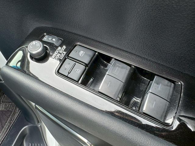 アルファード ２．５Ｓ　Ｃパッケージ／　ツインムーンルーフ／衝突軽減／レーダークルーズ／レーンキープ／コーナーセンサ／シートエアコン／両側パワースライドドア／電動格納ミラー／パワーバックドア／パワーシート／シートメモリ／ＥＴＣ／バックカメラ（32枚目）
