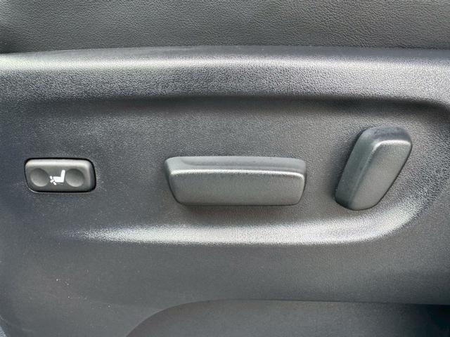 アルファード ２．５Ｓ　Ｃパッケージ／　ツインムーンルーフ／衝突軽減／レーダークルーズ／レーンキープ／コーナーセンサ／シートエアコン／両側パワースライドドア／電動格納ミラー／パワーバックドア／パワーシート／シートメモリ／ＥＴＣ／バックカメラ（71枚目）