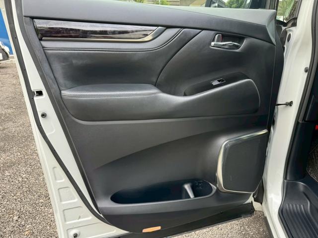 アルファード ２．５Ｓ　Ｃパッケージ／　ツインムーンルーフ／衝突軽減／レーダークルーズ／レーンキープ／コーナーセンサ／シートエアコン／両側パワースライドドア／電動格納ミラー／パワーバックドア／パワーシート／シートメモリ／ＥＴＣ／バックカメラ（73枚目）