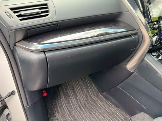 アルファード ２．５Ｓ　Ｃパッケージ／　ツインムーンルーフ／衝突軽減／レーダークルーズ／レーンキープ／コーナーセンサ／シートエアコン／両側パワースライドドア／電動格納ミラー／パワーバックドア／パワーシート／シートメモリ／ＥＴＣ／バックカメラ（74枚目）
