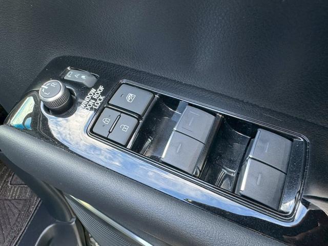 アルファード ２．５Ｓ　Ｃパッケージ／後期／　ツインムーンルーフ／デジタルインナーミラ／フリップダウンモニタ／両側パワースライドドア／衝突軽減／レーダークルーズ／レーンキープ／コーナーセンサ／シートエアコン／パワーバックドア／ＥＴＣ／バックカメラ（30枚目）