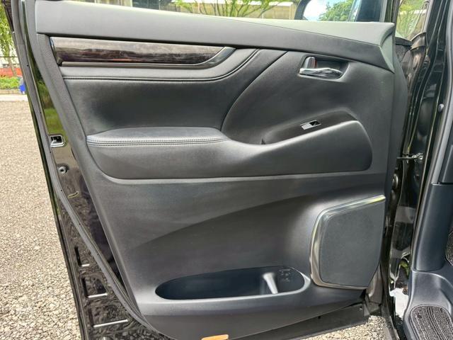 アルファード ２．５Ｓ　Ｃパッケージ／後期／　ツインムーンルーフ／デジタルインナーミラ／フリップダウンモニタ／両側パワースライドドア／衝突軽減／レーダークルーズ／レーンキープ／コーナーセンサ／シートエアコン／パワーバックドア／ＥＴＣ／バックカメラ（73枚目）