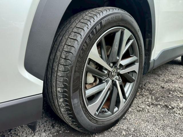 カローラクロス ハイブリッド　Ｚ　／衝突軽減／レーダークルーズ／レーンキープ／コーナーセンサー／シートヒータ／パワーバックドア／ディスプレイオーディオ／オートライト／プッシュスタート／電動格納ミラー／パワーシート／バックカメラ／ＥＴＣ（8枚目）