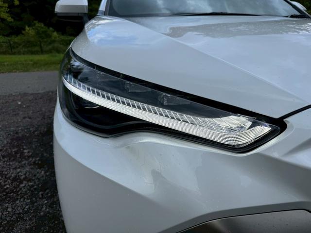 カローラクロス ハイブリッド　Ｚ　／衝突軽減／レーダークルーズ／レーンキープ／コーナーセンサー／シートヒータ／パワーバックドア／ディスプレイオーディオ／オートライト／プッシュスタート／電動格納ミラー／パワーシート／バックカメラ／ＥＴＣ（11枚目）