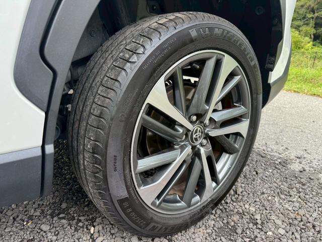 カローラクロス ハイブリッド　Ｚ　／衝突軽減／レーダークルーズ／レーンキープ／コーナーセンサー／シートヒータ／パワーバックドア／ディスプレイオーディオ／オートライト／プッシュスタート／電動格納ミラー／パワーシート／バックカメラ／ＥＴＣ（29枚目）